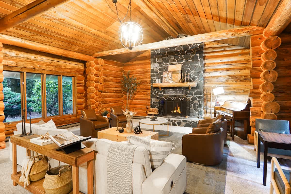 Greatroom with Steinway piano and Fireplace