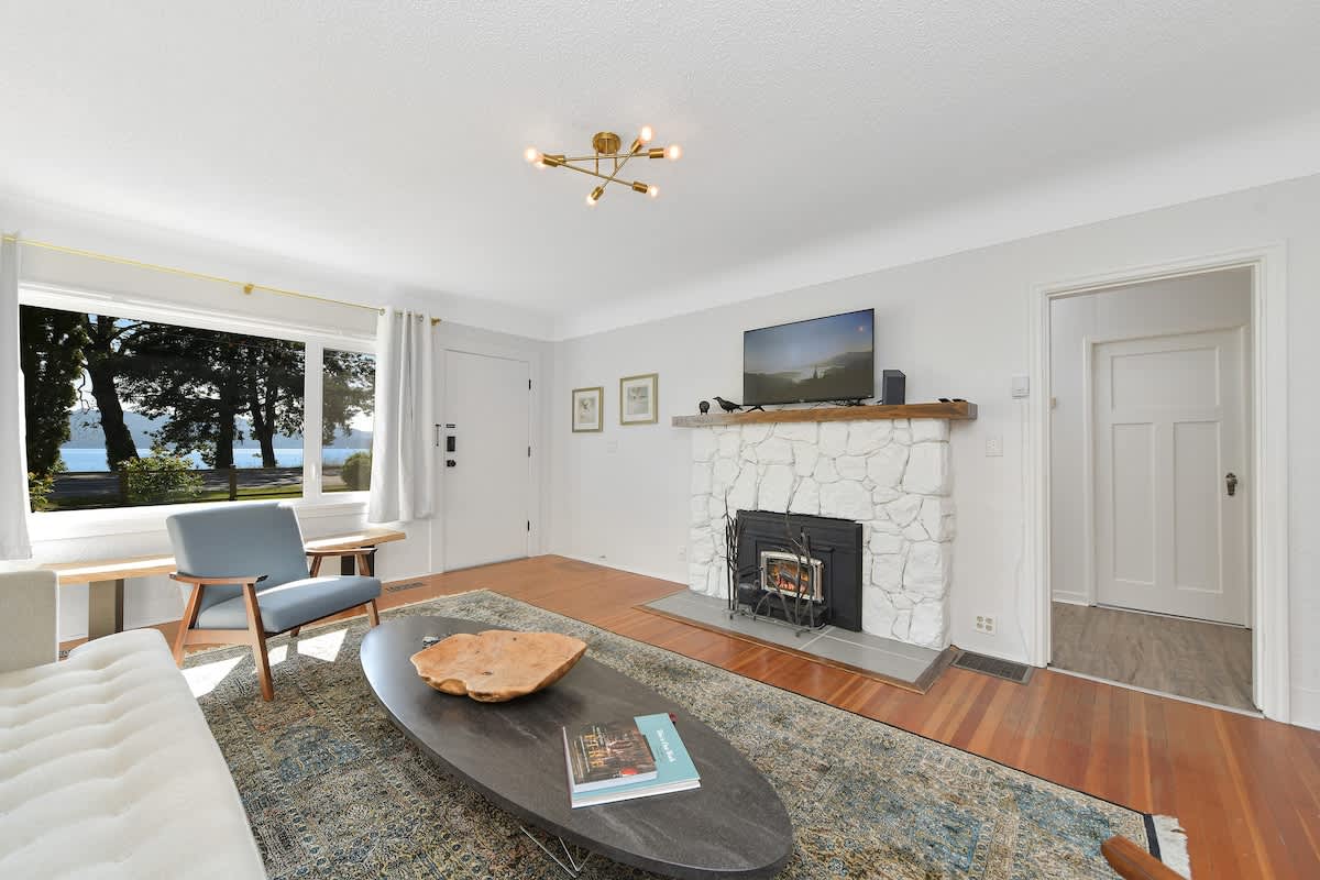 Main cottage living room.
