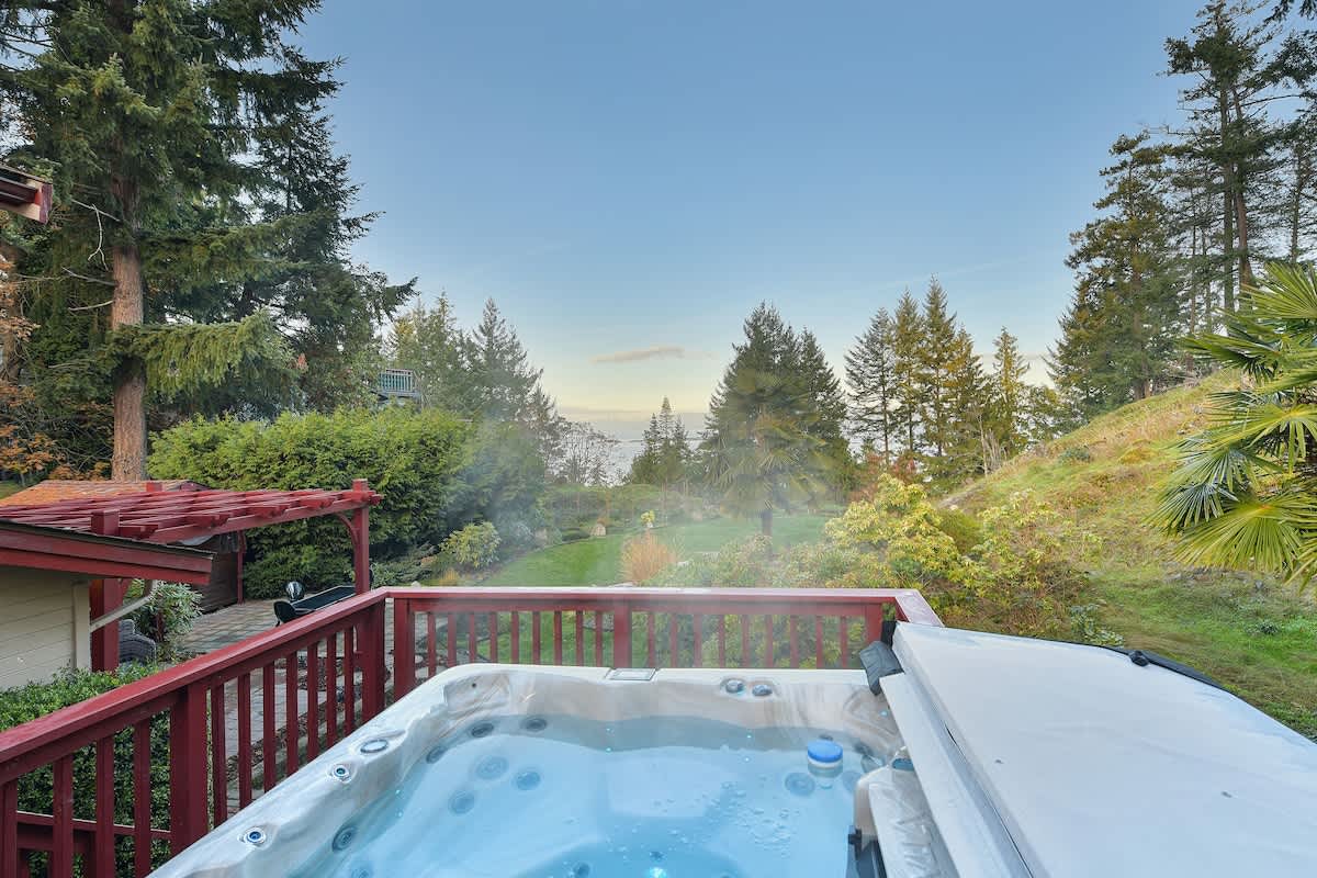 Enjoy private hot tub
