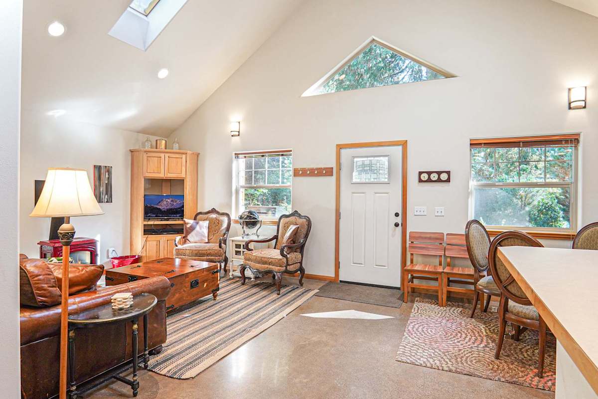 Mt Baker Cabin with Private Hot Tub and Fireplace, photo 1 of 23