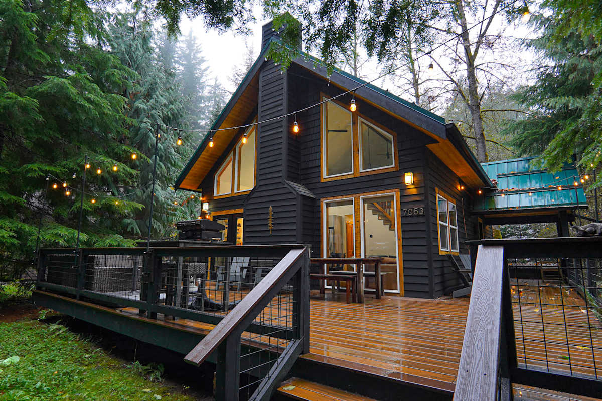Apres Lodge | Brand new hot tub | Gas fireplace, photo 1 of 34