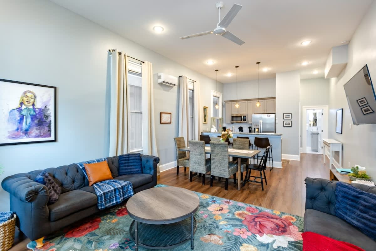 Governors Apartment Across from French Quarter — 54-8X1A6715 living towards kitchen