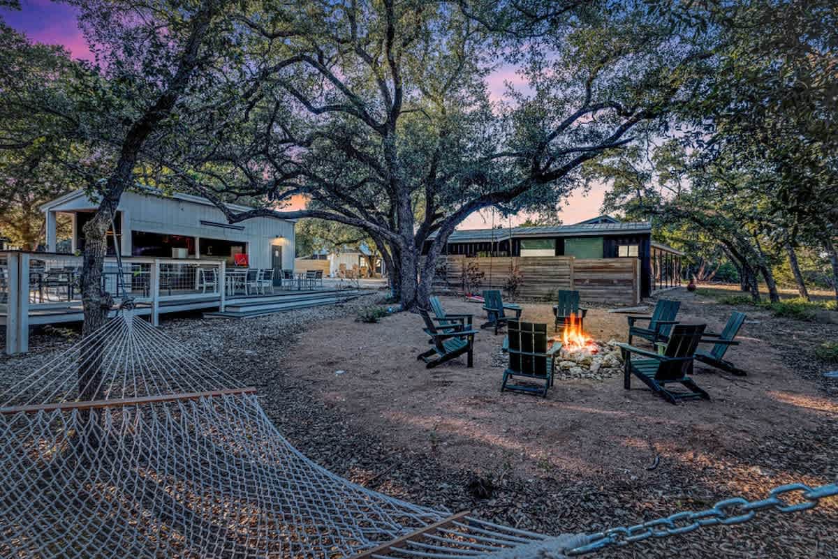 Retro RV | Chiminea | Hot Tub | Near Wineries — Clubhouse Fire Pit