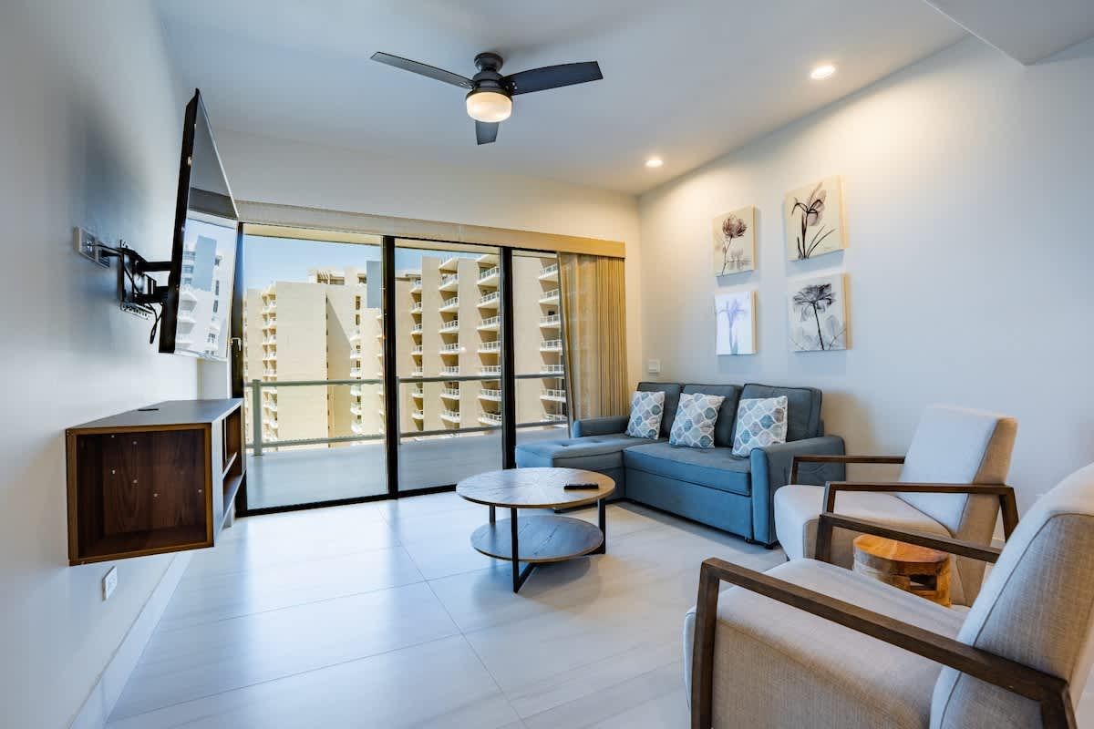 Topaz 701 · Oceanfront Luxury Condo at Las Palomas
