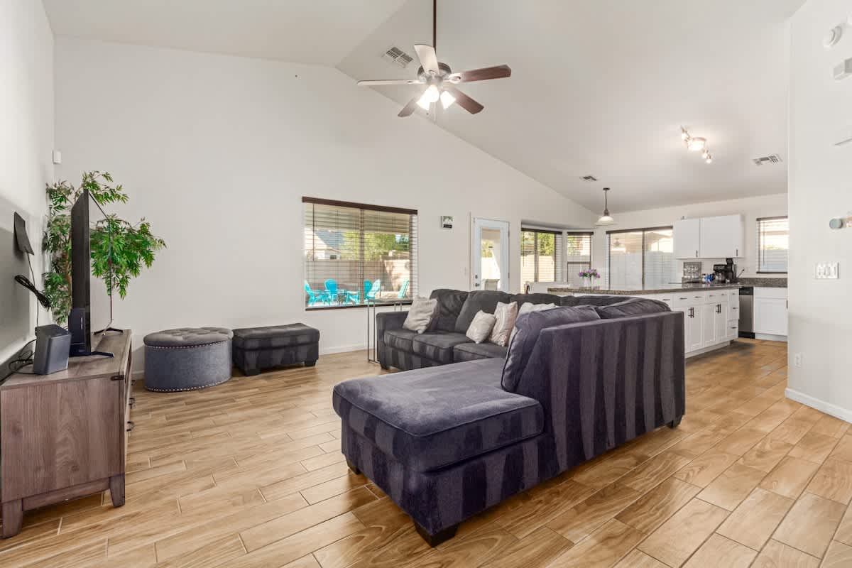 Beautifully Decorated Home · Avondale · PrivatePool
