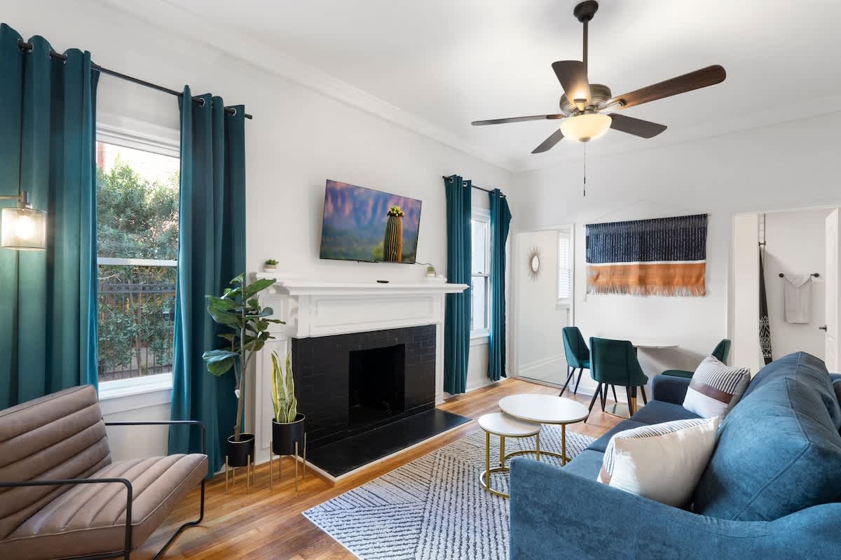 Modern Apartment in the Heart of Phoenix (1)