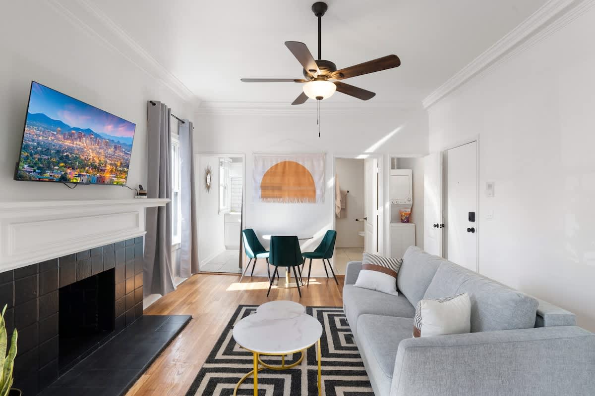 Modern Apartment in the Heart of Phoenix (4)