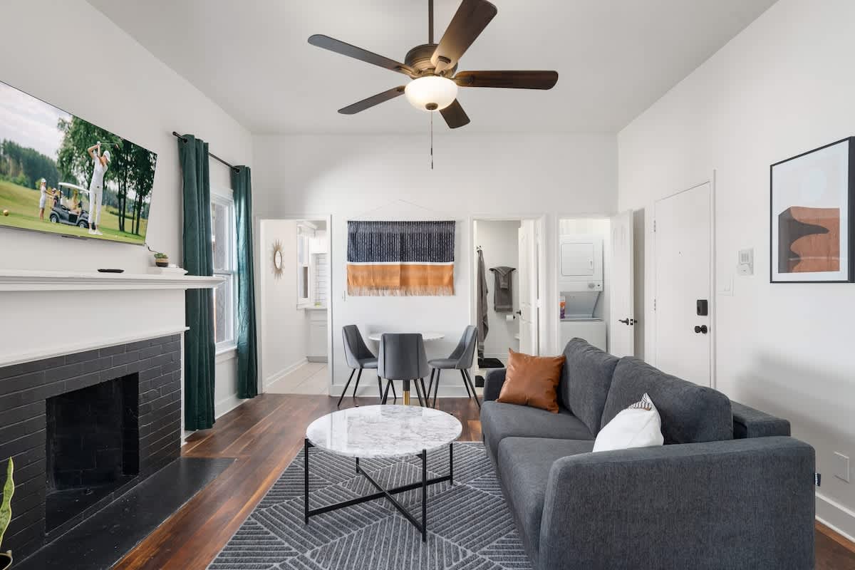 Modern Apartment in the Heart of Phoenix (5)