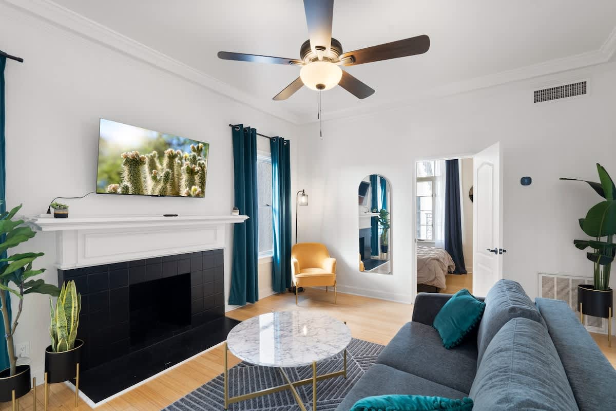 Modern Apartment in the Heart of Phoenix (2)