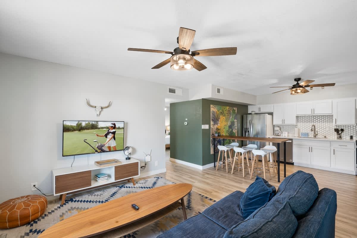 Chic Scottsdale Apt 2 · FashionSquare · OldTown · 4Plex