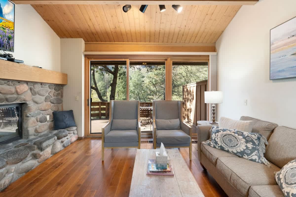 Mountain Oasis in Sedona · Retreat for 6