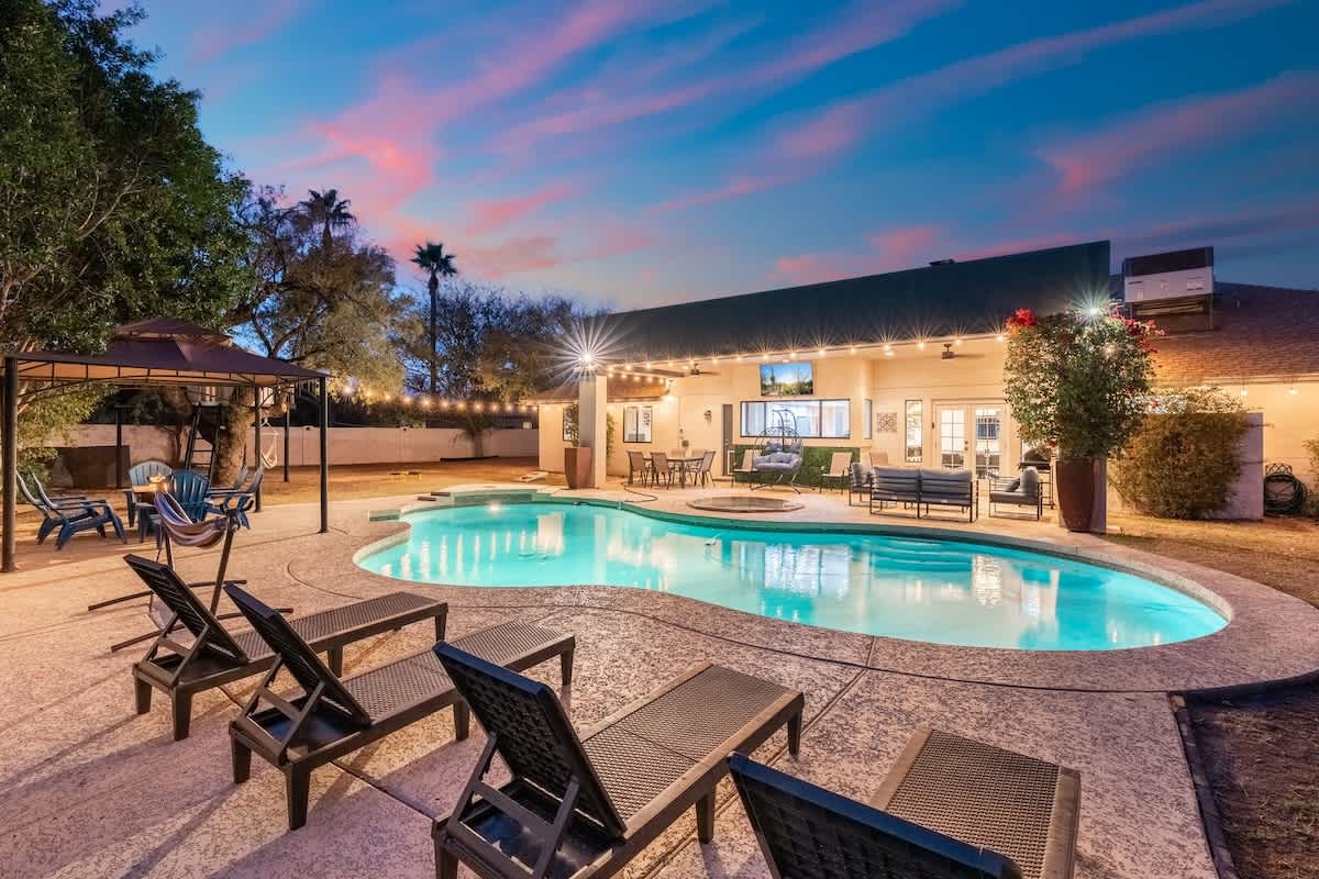 SdaleTreehouse · Pool · Gameroom · Firepit