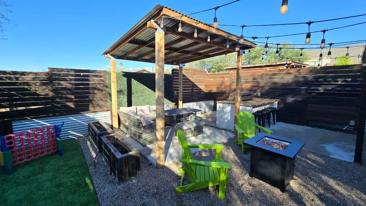 Tucson Apt 1 and 2 · Central