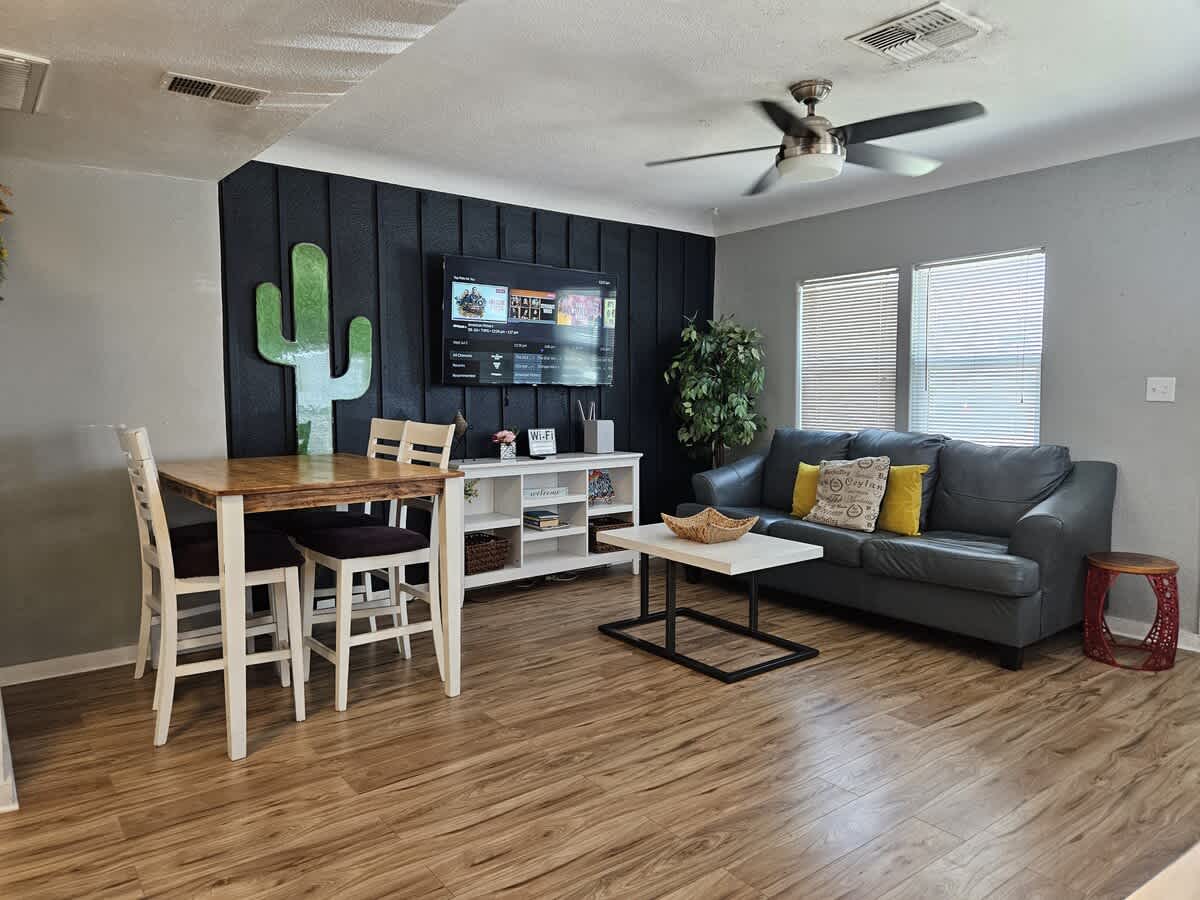 Downtown Phoenix Triplex w/ Backyard & Free