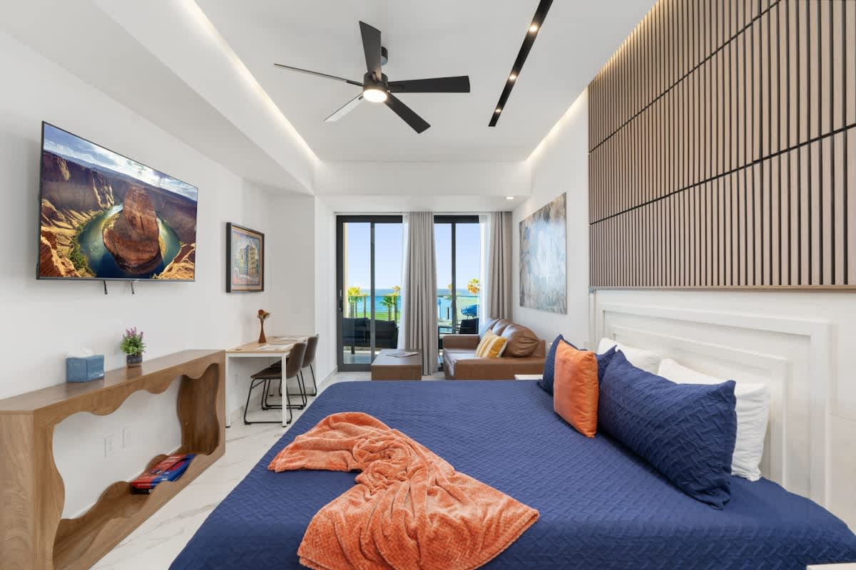 Encantame Soleil R203 · Studio lock off Sleeps 4