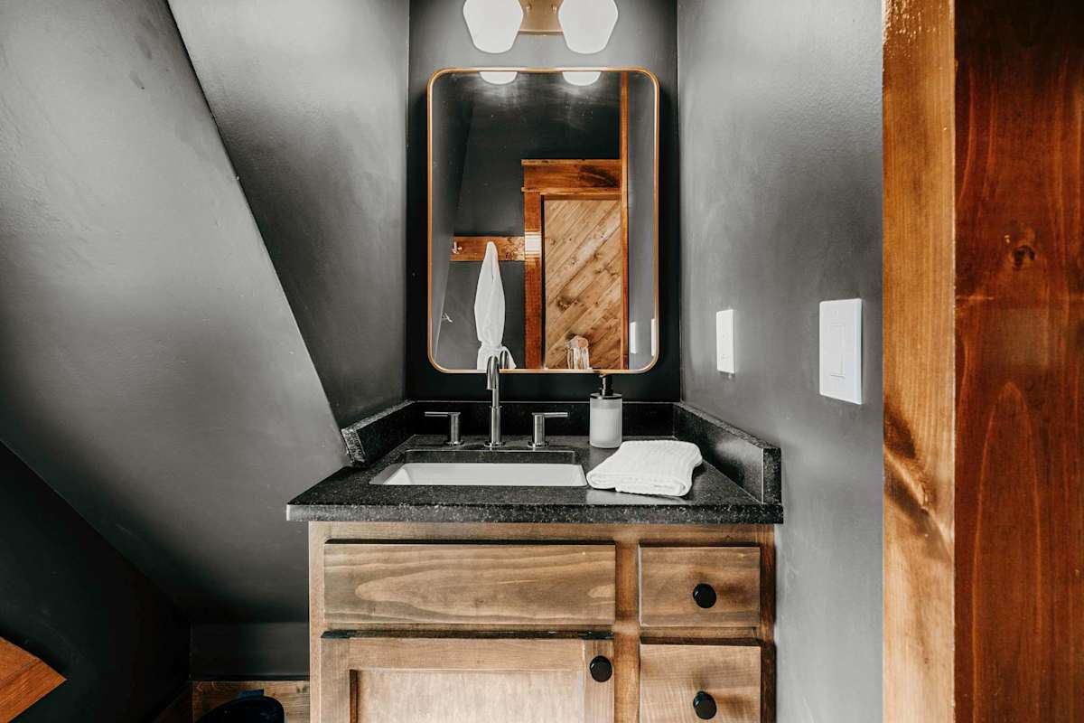 Live Oak Treehouse photo 39