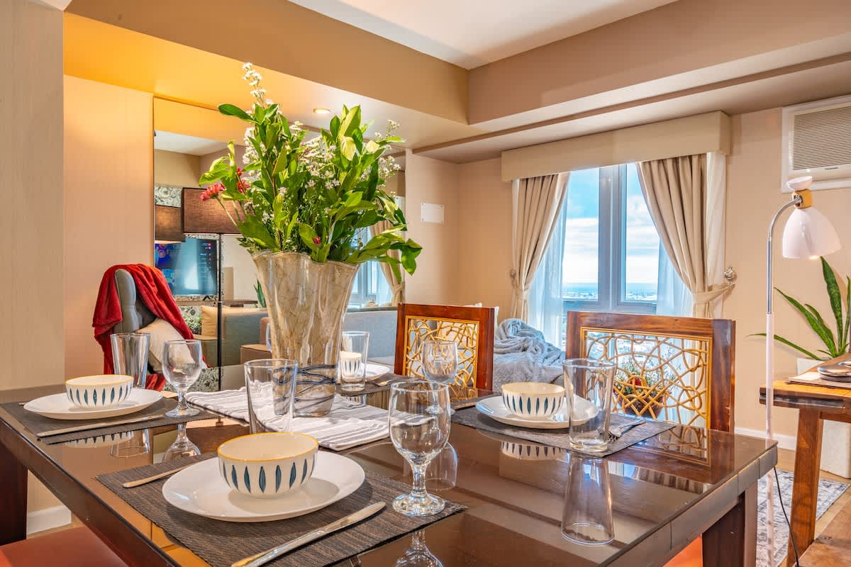 Spacious 2BR with Skyline Views · Abreeza, Davao City — photo 5