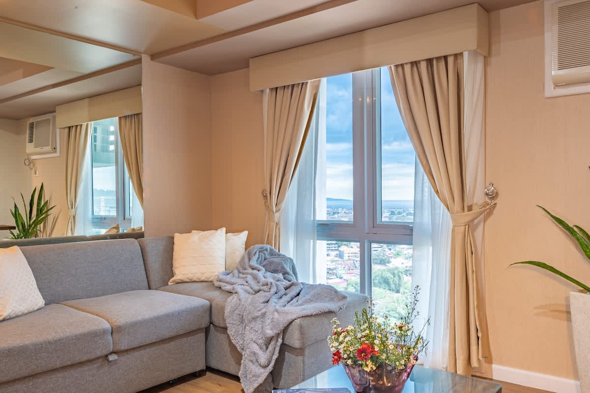 Spacious 2BR with Skyline Views · Abreeza, Davao City — photo 2