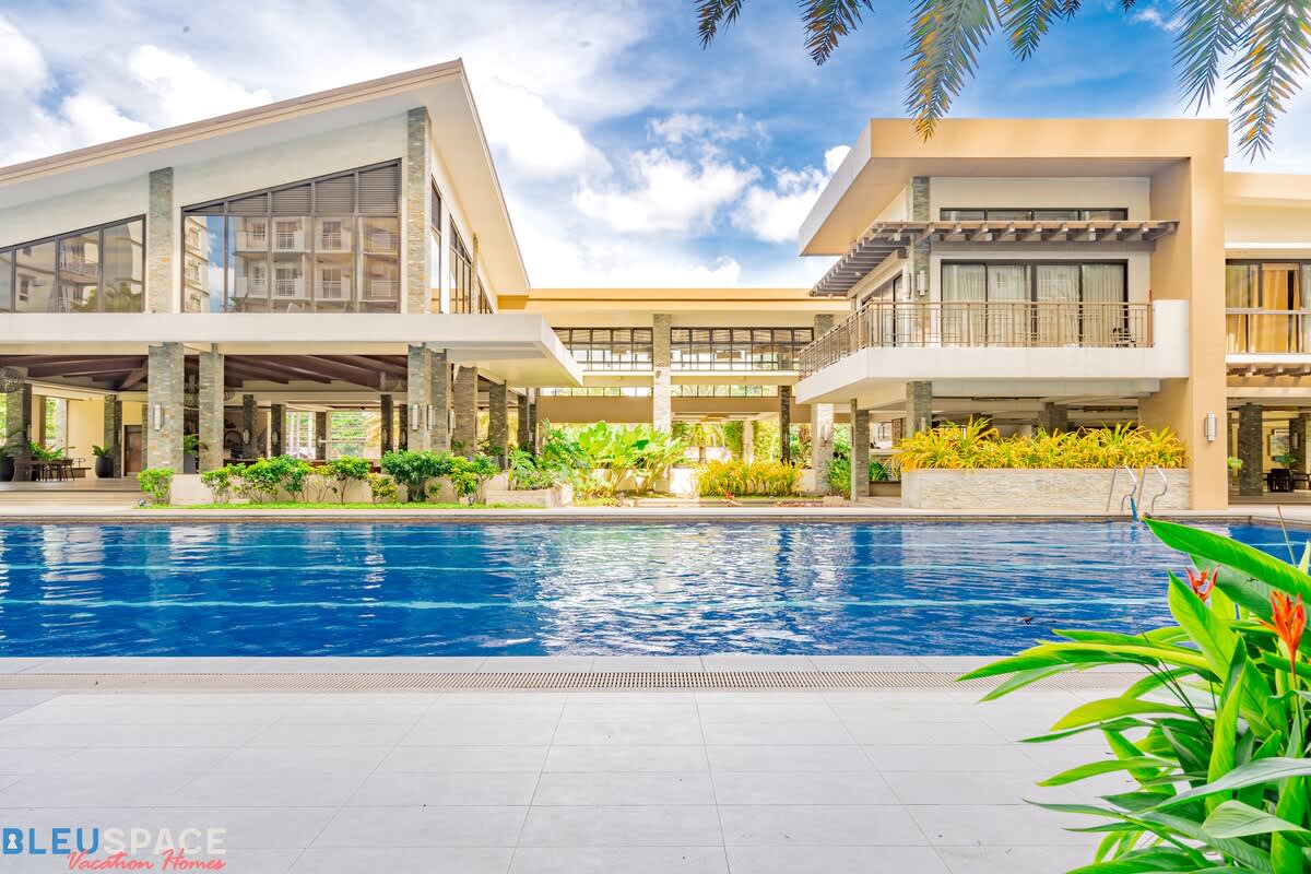 Elegant Tropical 2BR · Verdon Parc, Davao City — photo 5