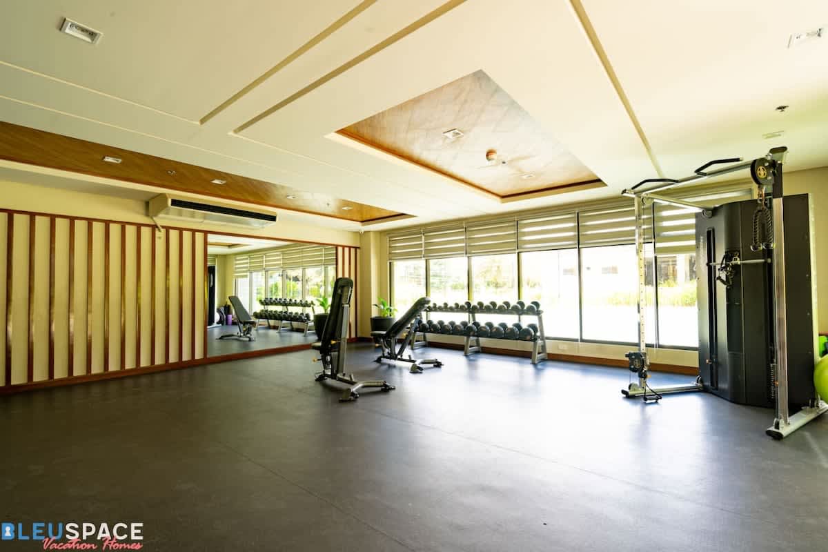 Elegant Tropical 2BR · Verdon Parc, Davao City — photo 25