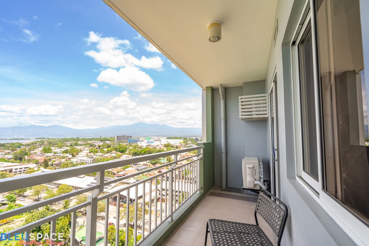 Elegant Tropical 2BR · Verdon Parc, Davao City — photo 36