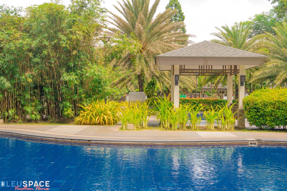 Elegant Tropical 2BR · Verdon Parc, Davao City — photo 14