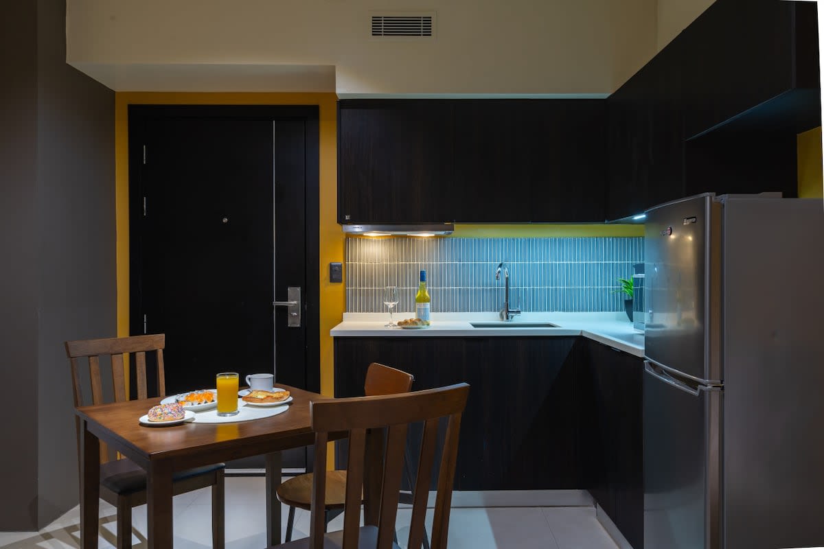 Stylish 1BR by Ayala Mall · Aeon Towers, Davao City — photo 10