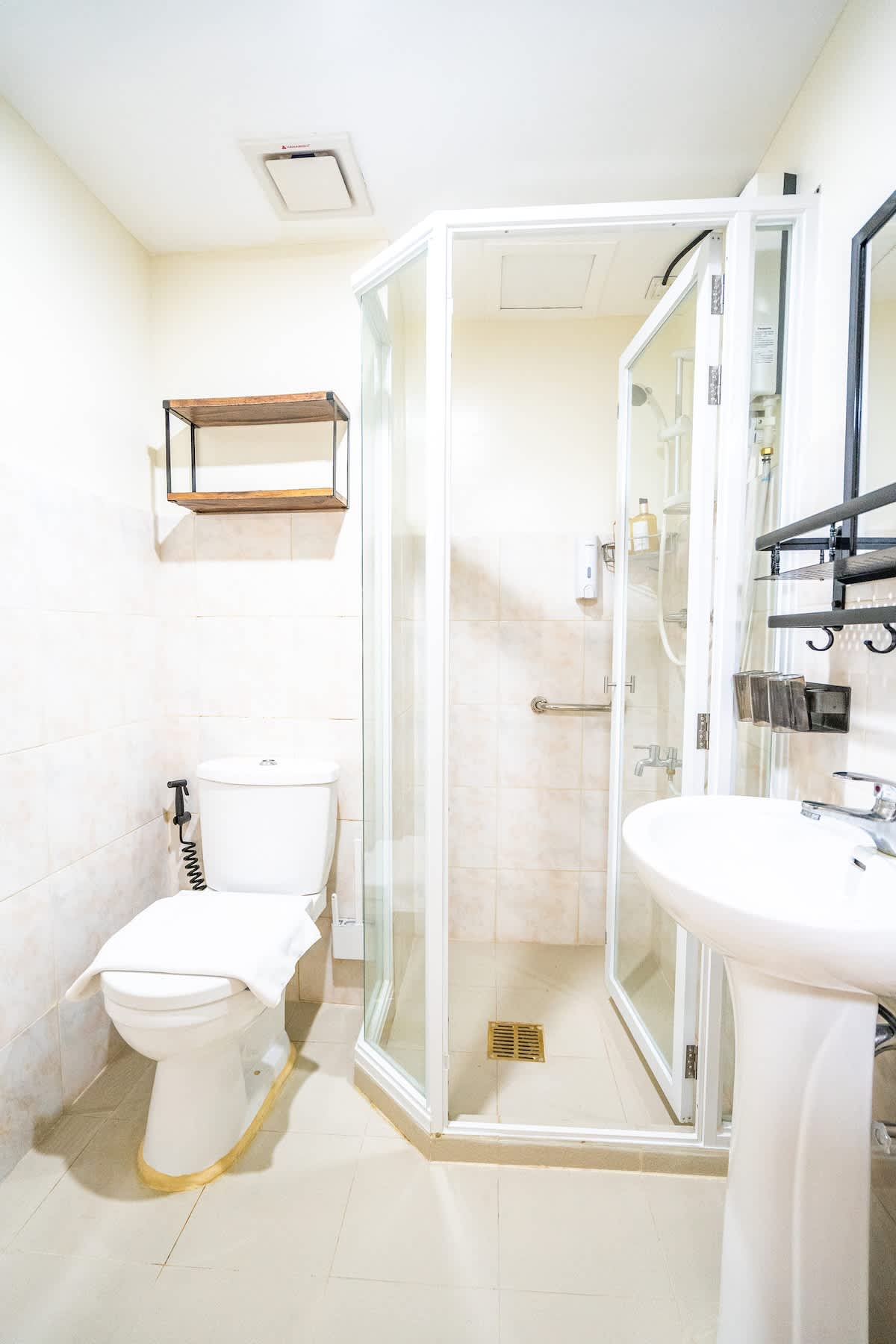 Spacious 2BR  ·  Pool  ·  Near Airport & Samal Ferry, Davao City, photo 33