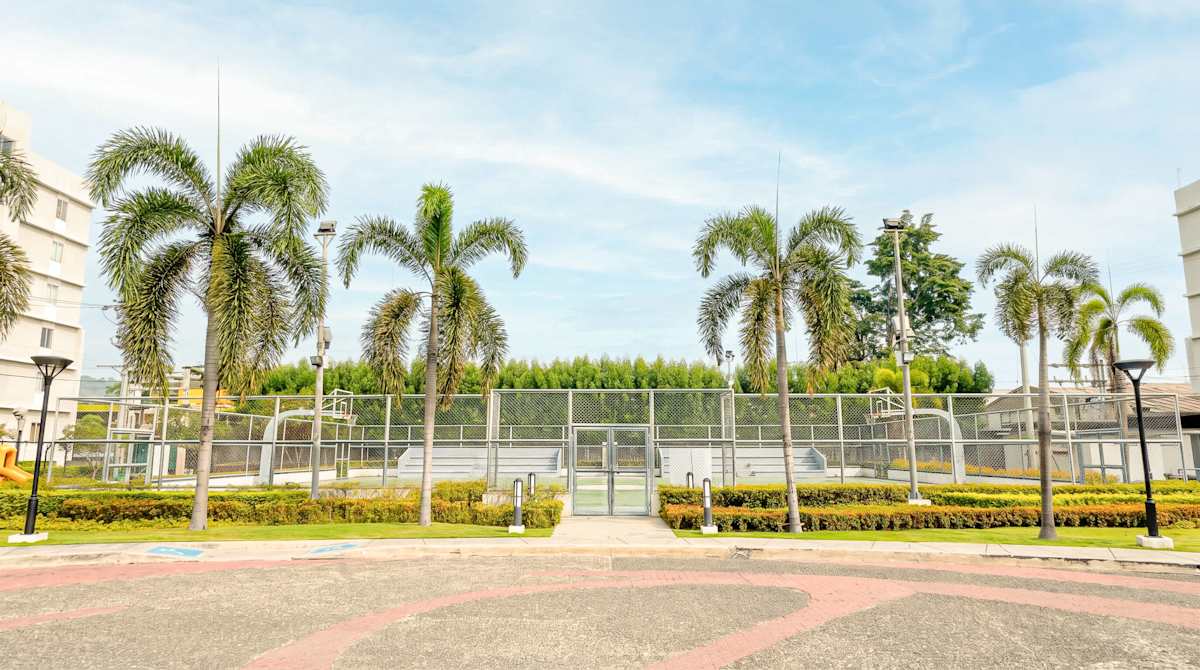 Family-Friendly Poolside 2BR · 8 Spatial, Davao City, photo 14