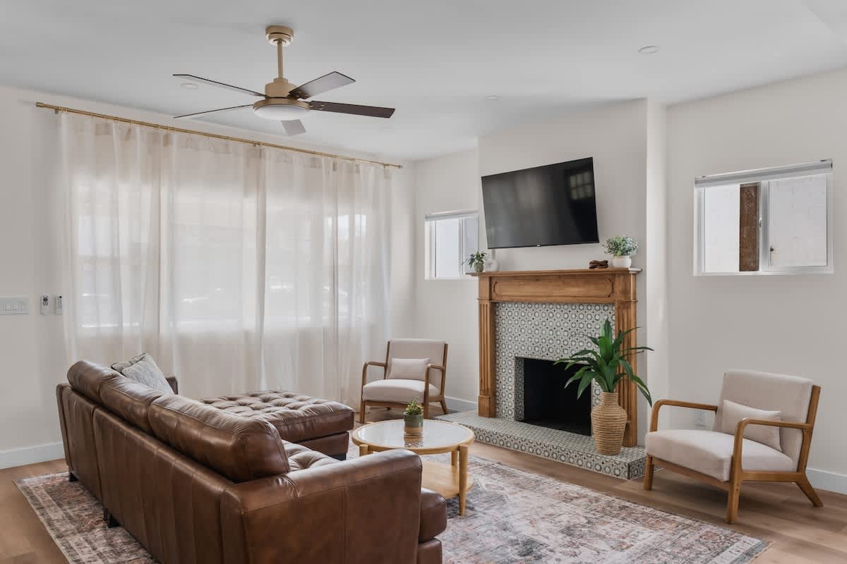 3 Bedrooms | Walkable | Updated | DT South Park