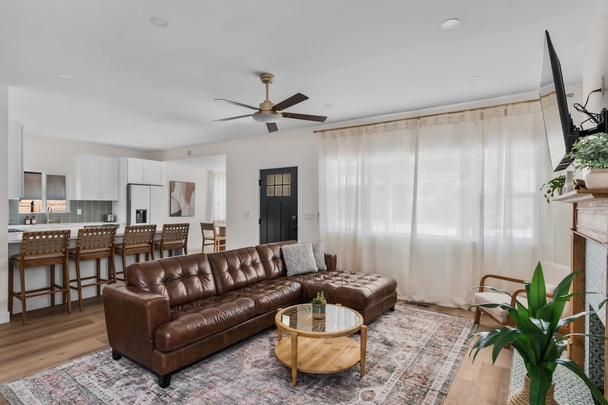 5 Bedrooms | Walkable | Updated | DT South Park