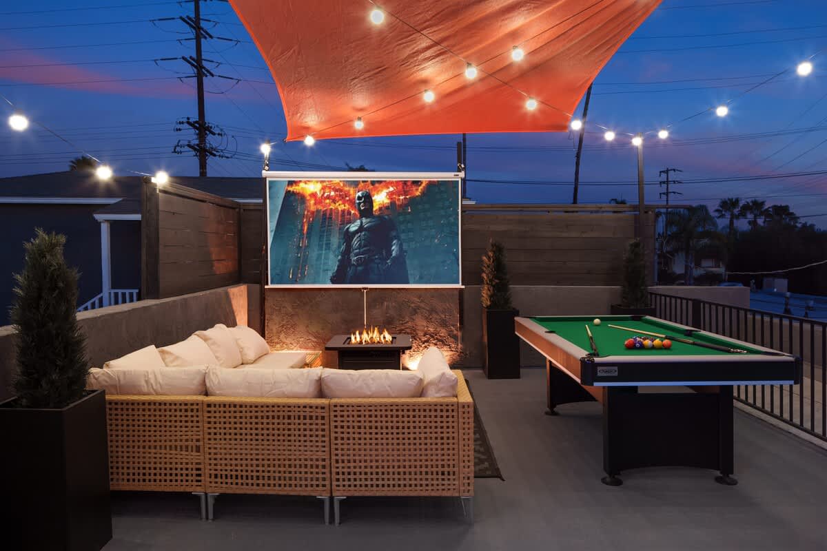 North Park 5 Beds Rooftop Cinema & Activities