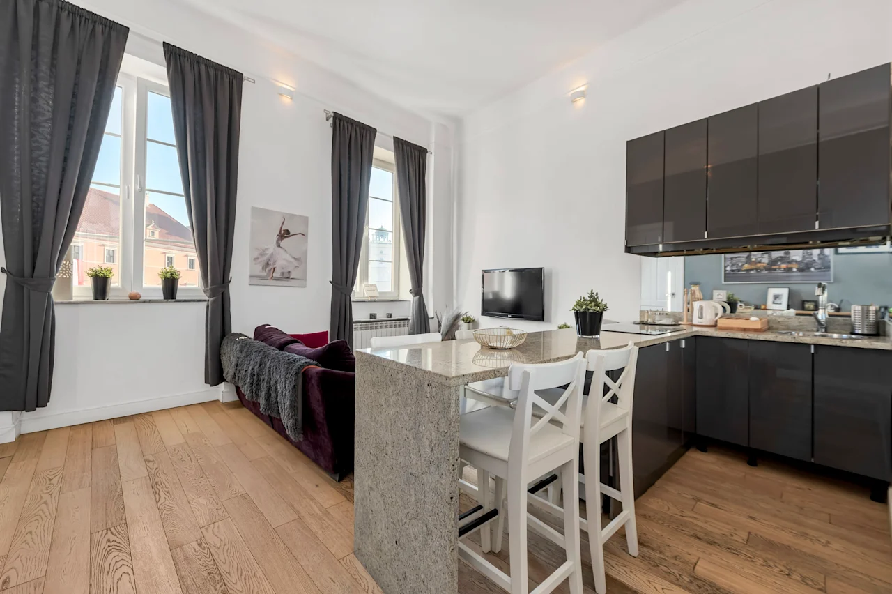 Photo 1 of 22 – Lumina Stylish 3-room Apart in Old Town Warsaw