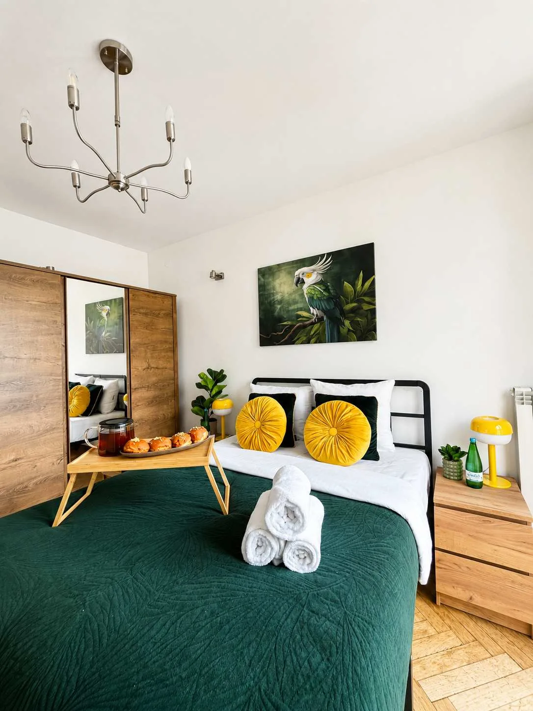 Photo 1 of 21 – Lumina Apartment near the Metro in the Center