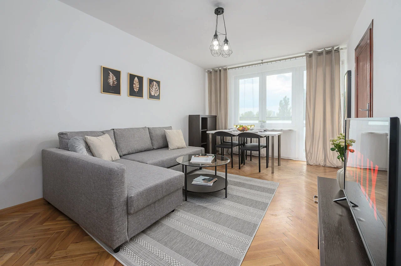 Photo 1 of 29 – Lumina 3-room Apart w/ Balcony near ZOO