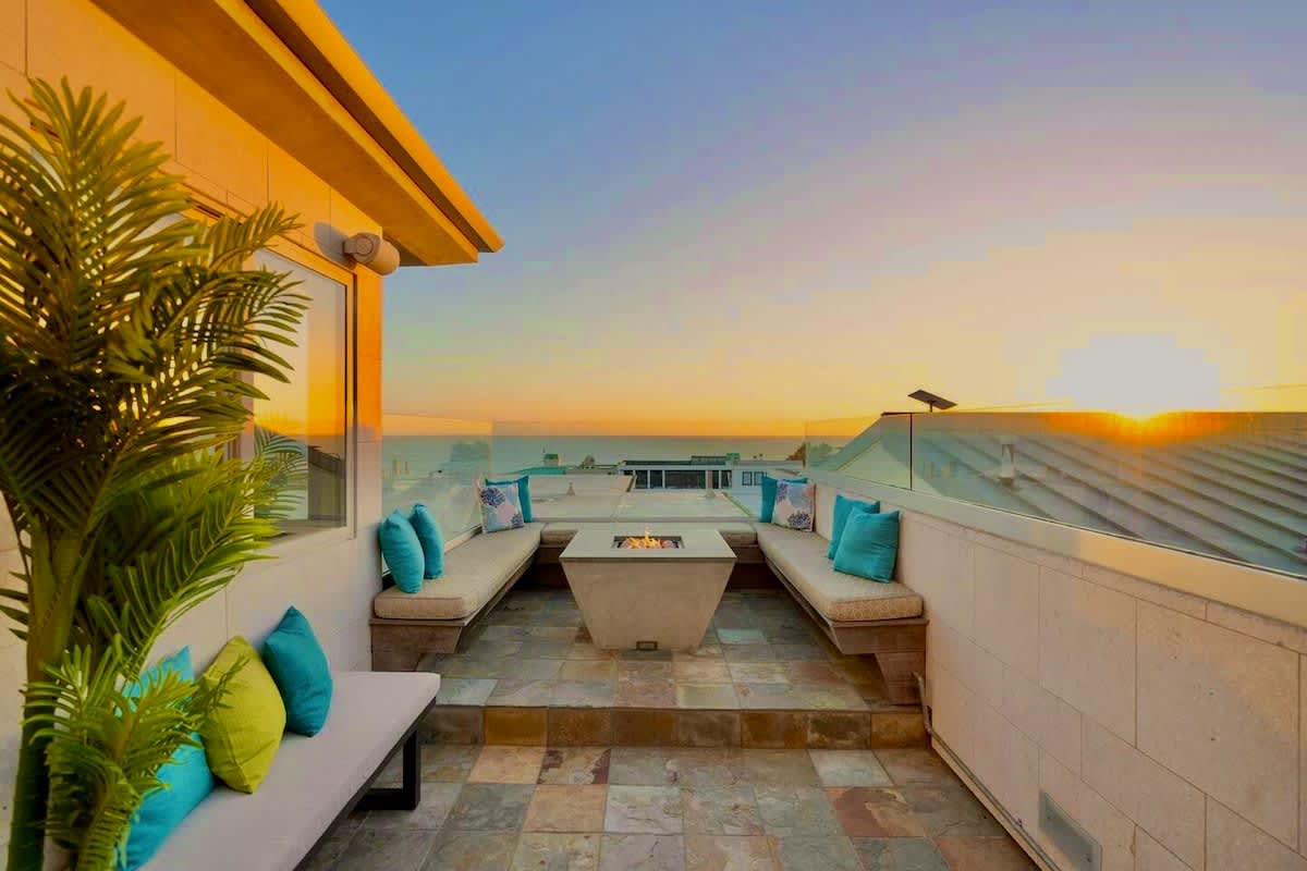 Sunny Home by the Beach | Free Parking main photo