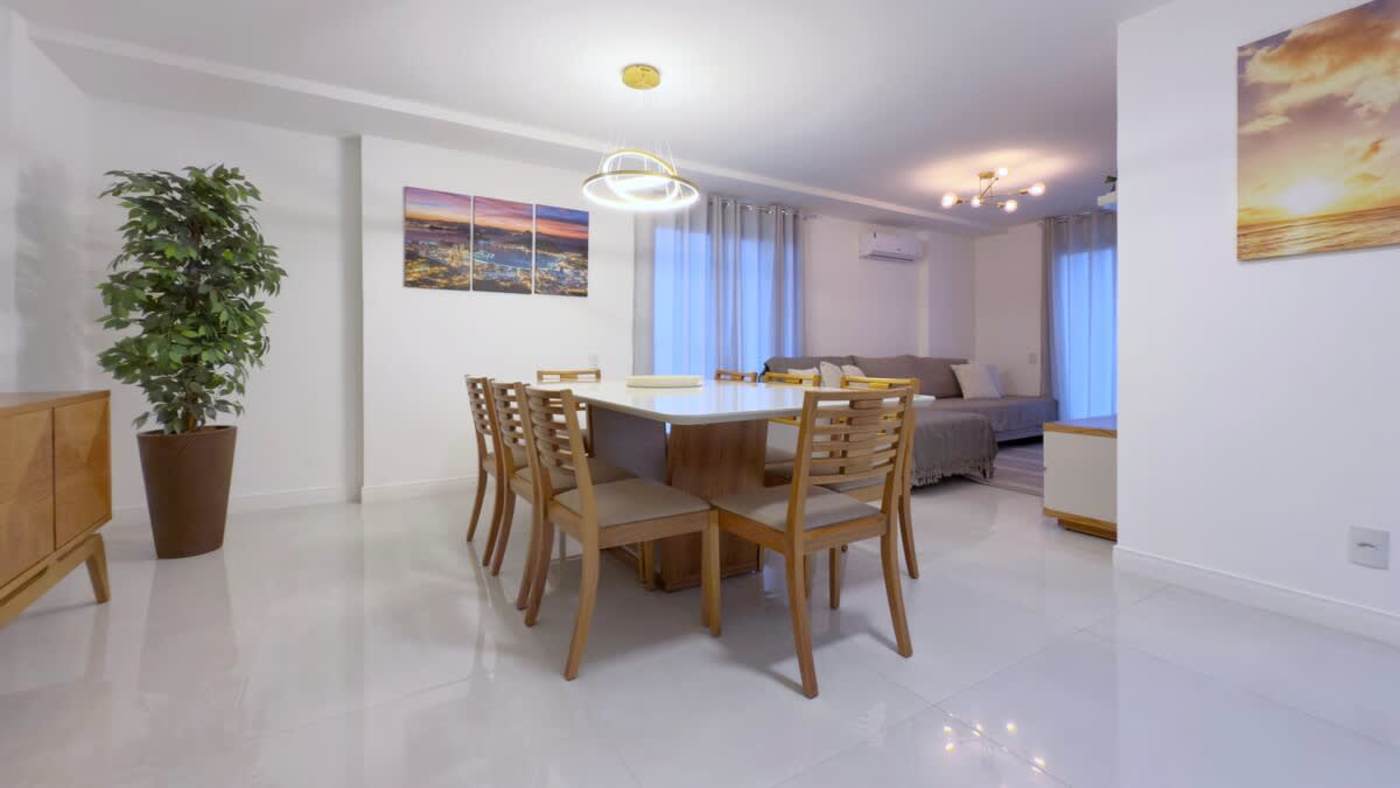 Espaço pensado para convivência e boas memórias. Decoração leve e ambiente climatizado.