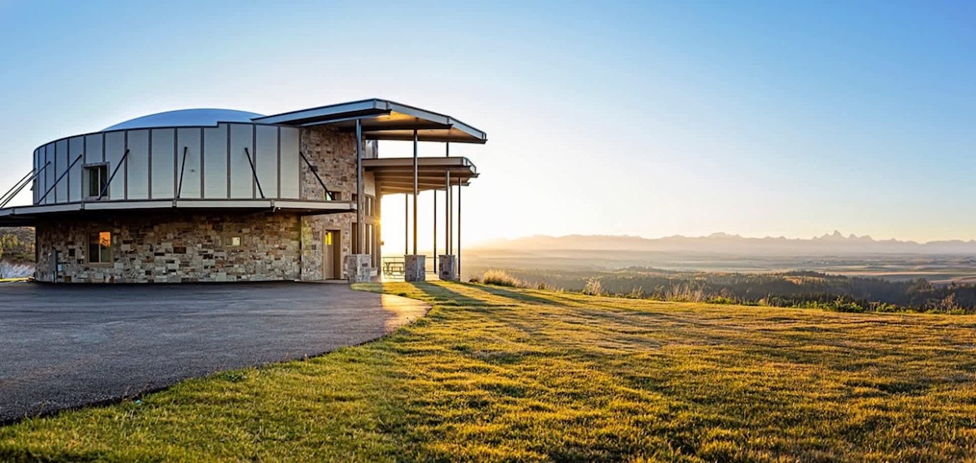 East Ultimate Retreat — modern architecture overlooking the Teton range
