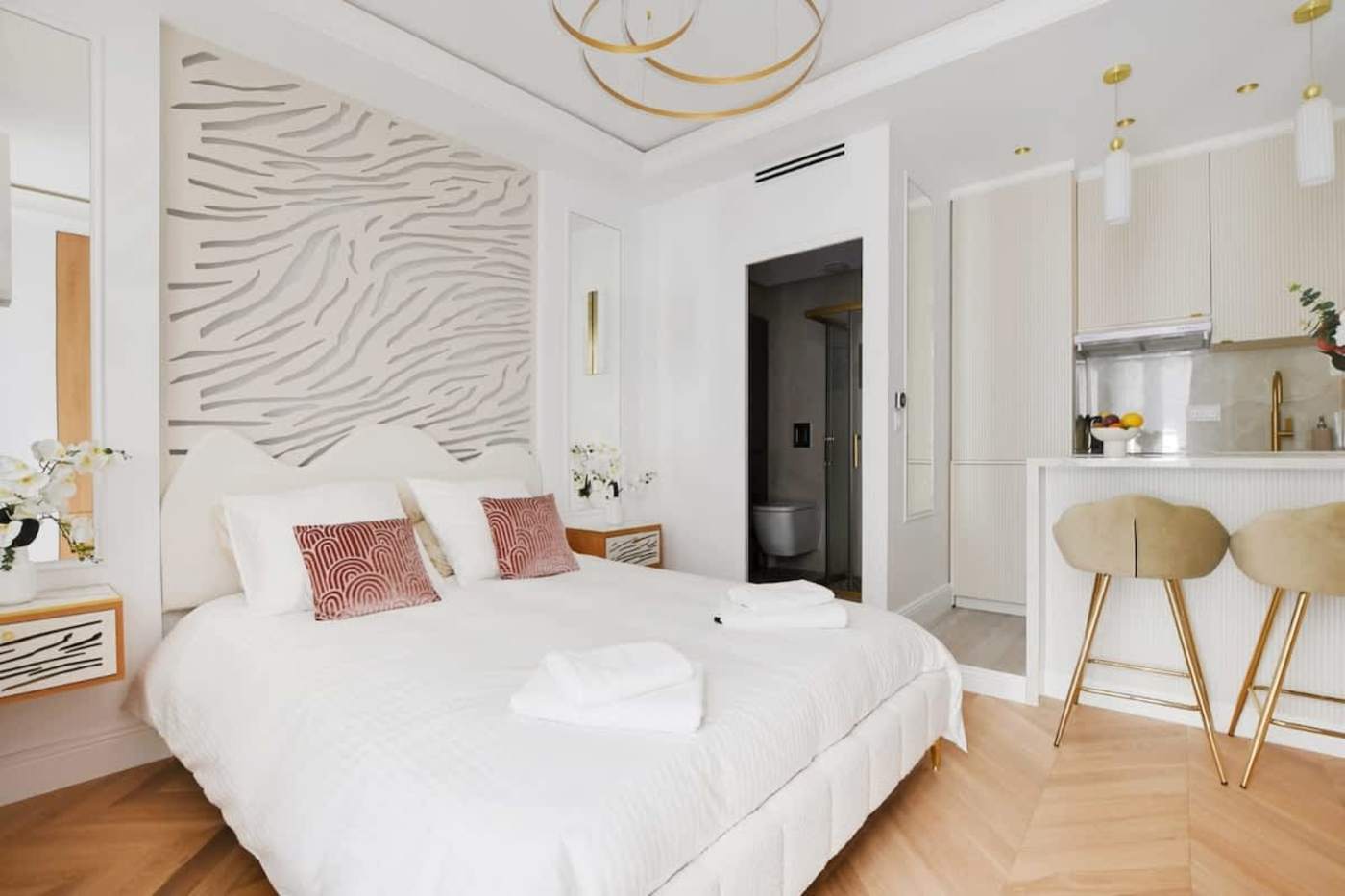 Rue de Saintonge, Haut-Marais — interior