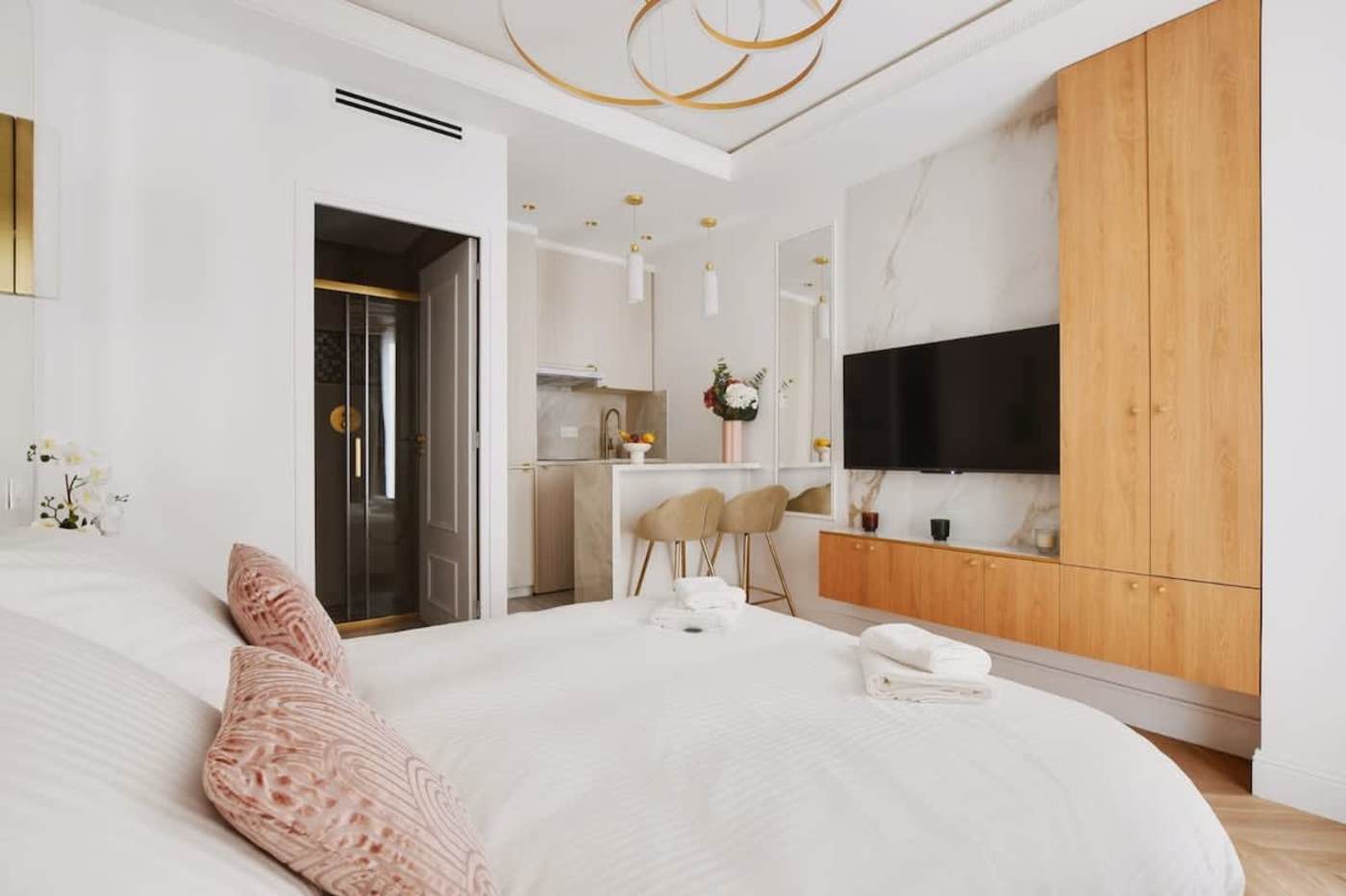 Rue de Saintonge, Haut-Marais — interior