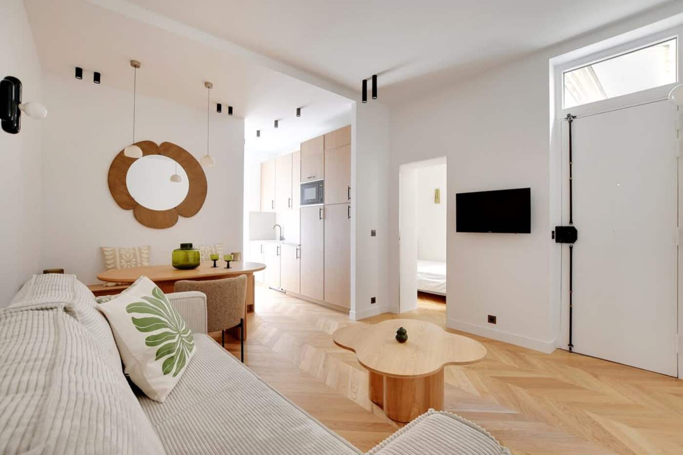 Rue Civiale, Canal Saint-Martin — interior