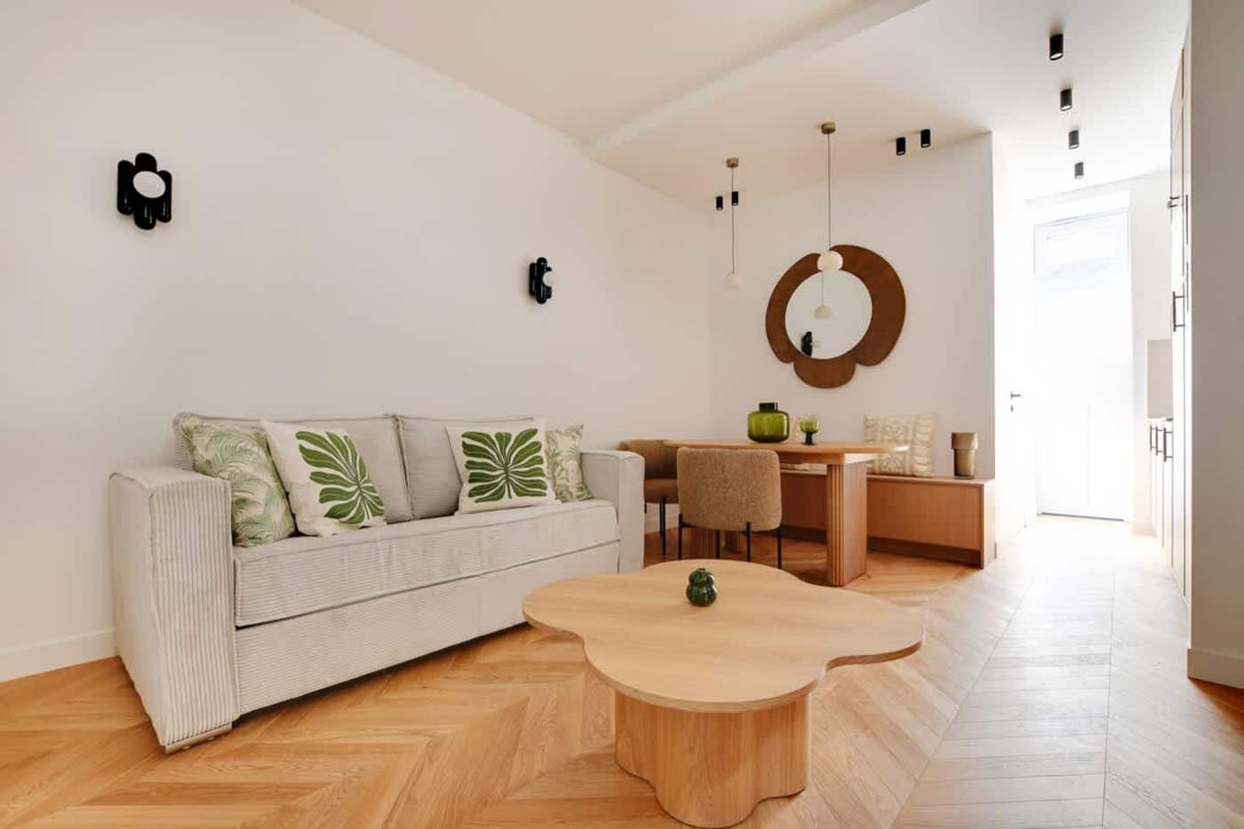 Rue Civiale, Canal Saint-Martin — interior