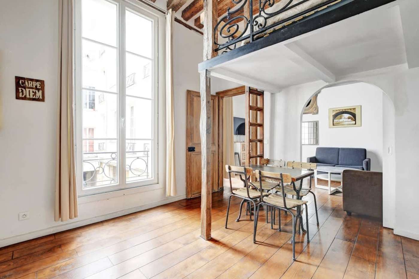Rue Saint-Séverin, Latin Quarter — living area