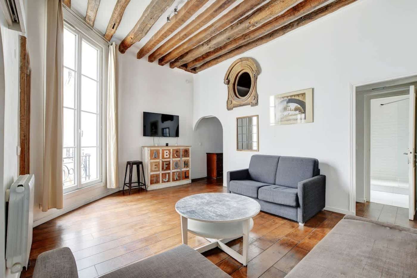 Rue Saint-Séverin, Latin Quarter — interior