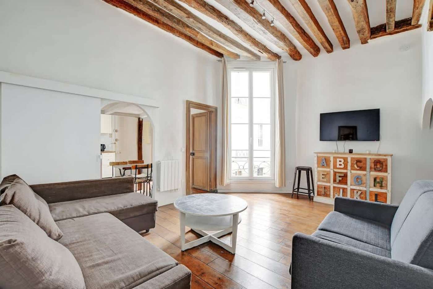 Rue Saint-Séverin, Latin Quarter — interior