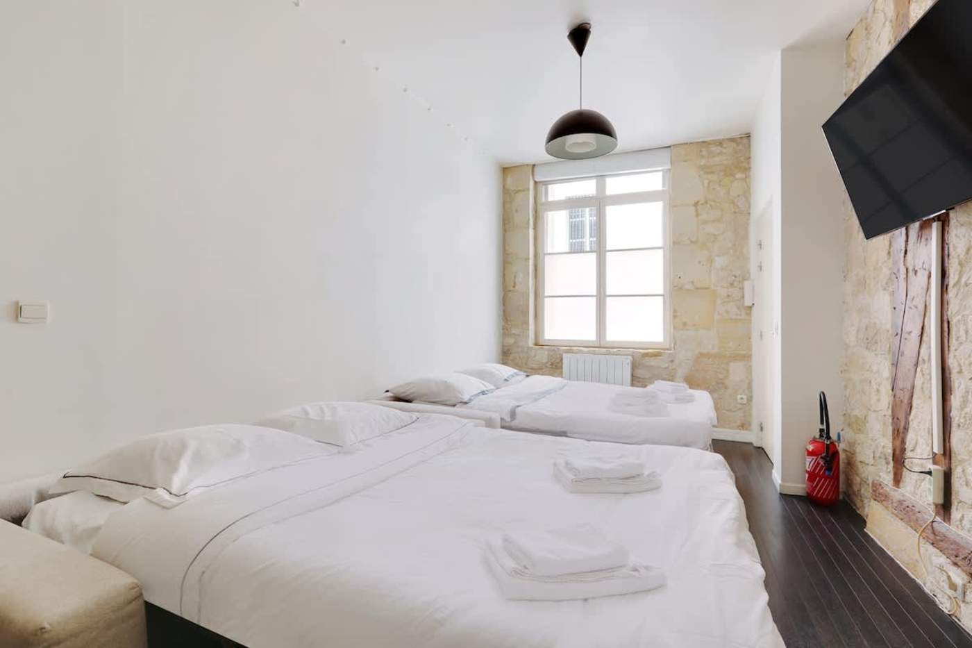 Rue Saint-Joseph, Montorgueil & Le Sentier — interior