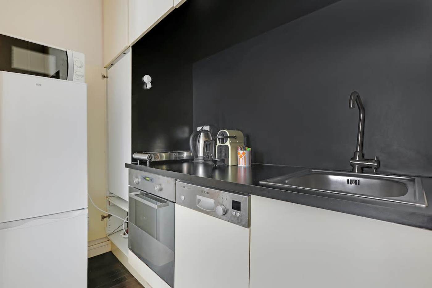 Rue Saint-Joseph, Montorgueil & Le Sentier — interior