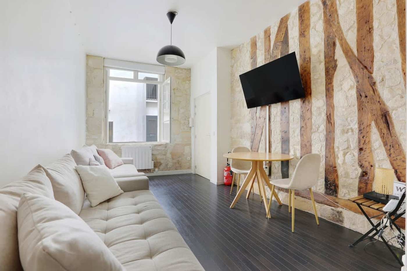 Rue Saint-Joseph, Montorgueil & Le Sentier — living area