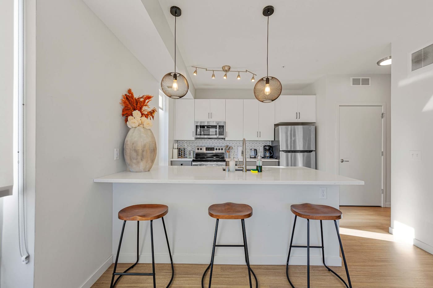 Chic King Suite Loring Park Balcony & Gym — view 3