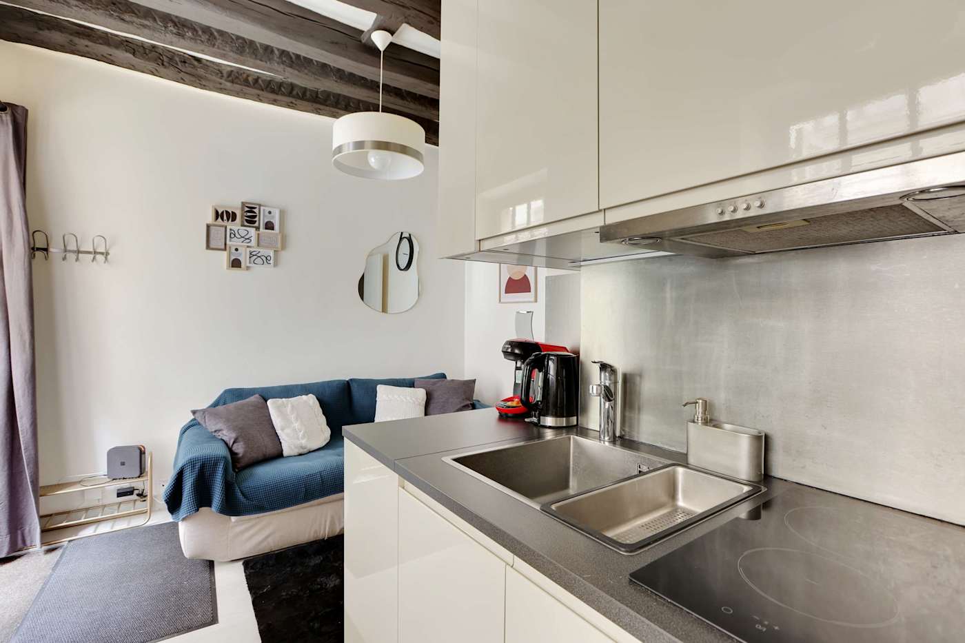 Rue Vieille du Temple, Le Marais — interior